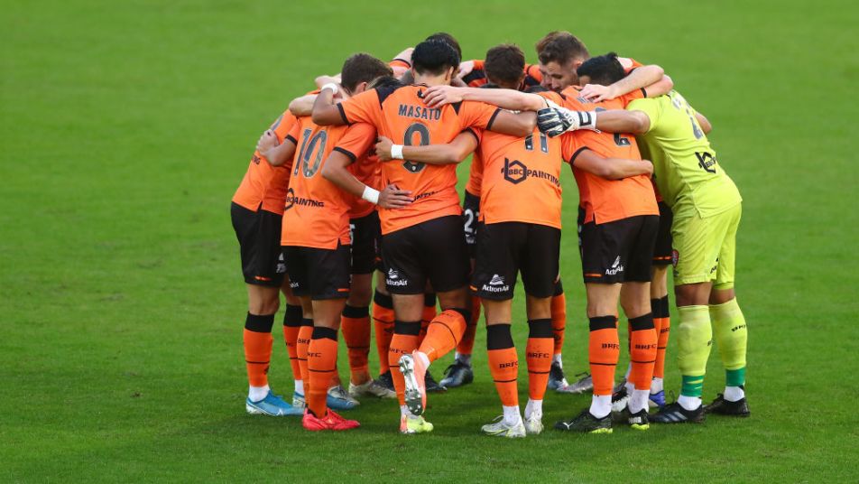 Brisbane Roar team huddle