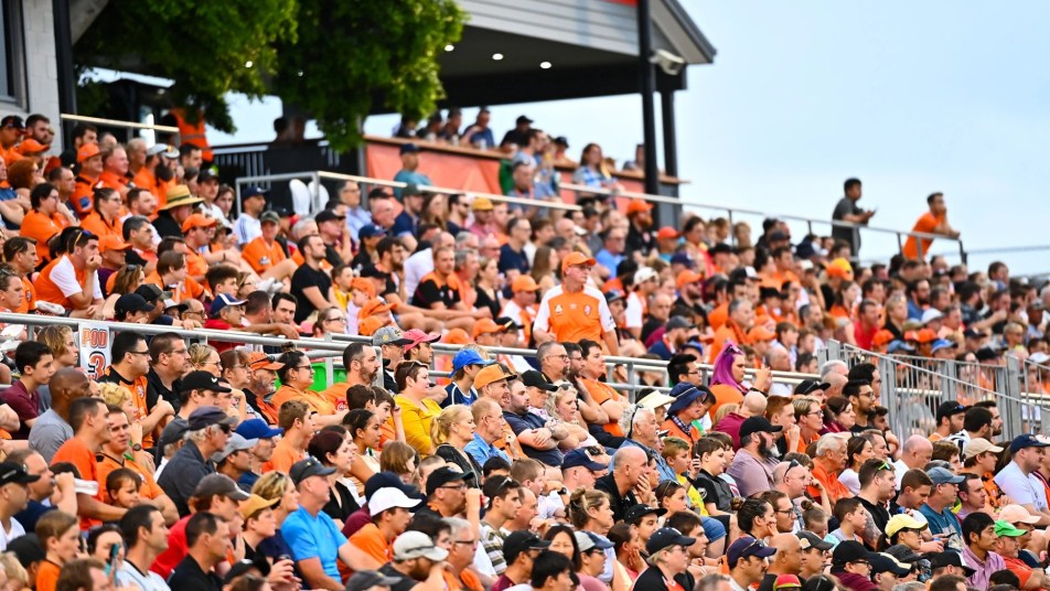 Brisbane Roar fans - Moreton Daily Stadium