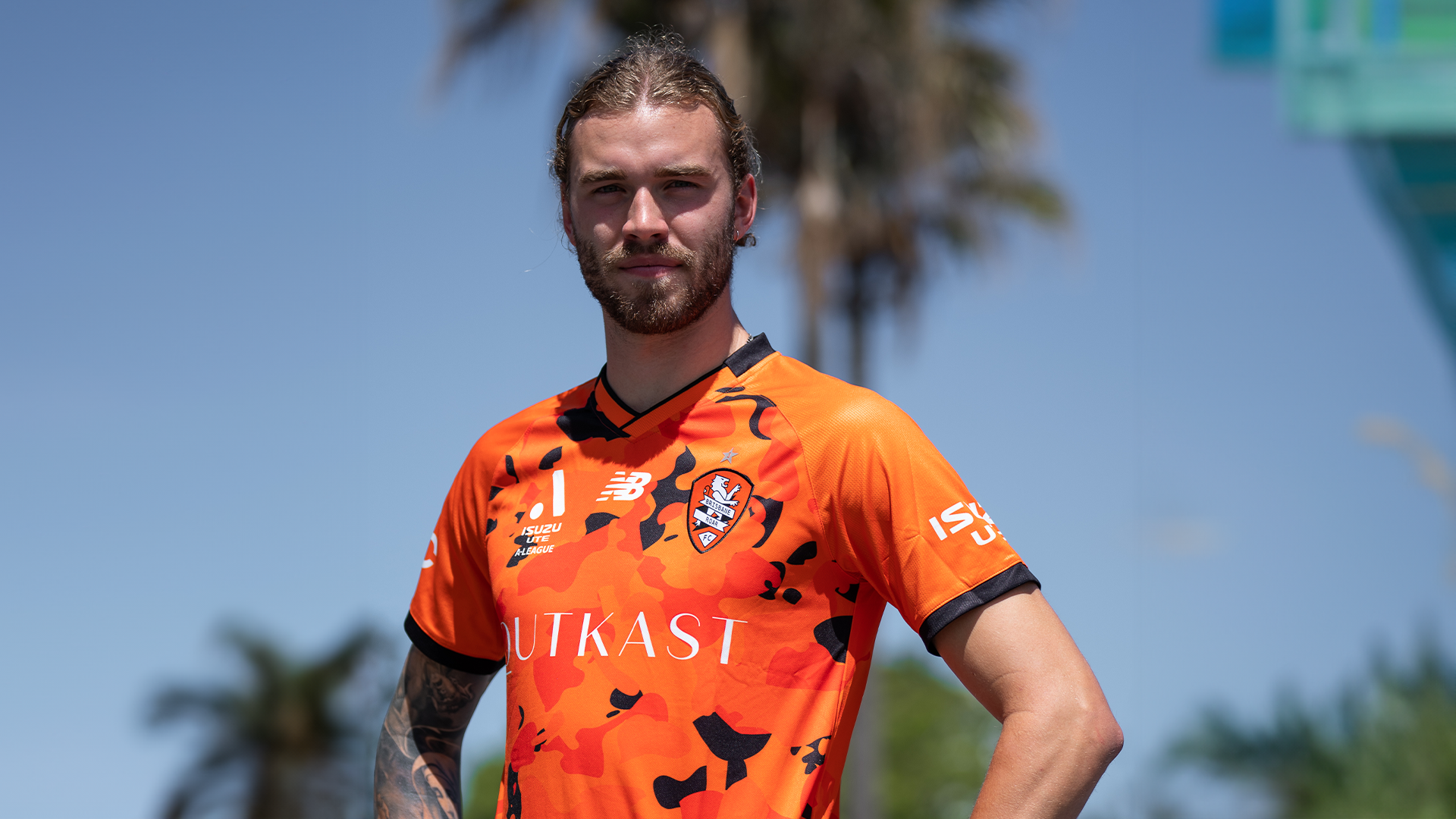Brisbane Roar sign Ryan Lethlean - Brisbane Roar
