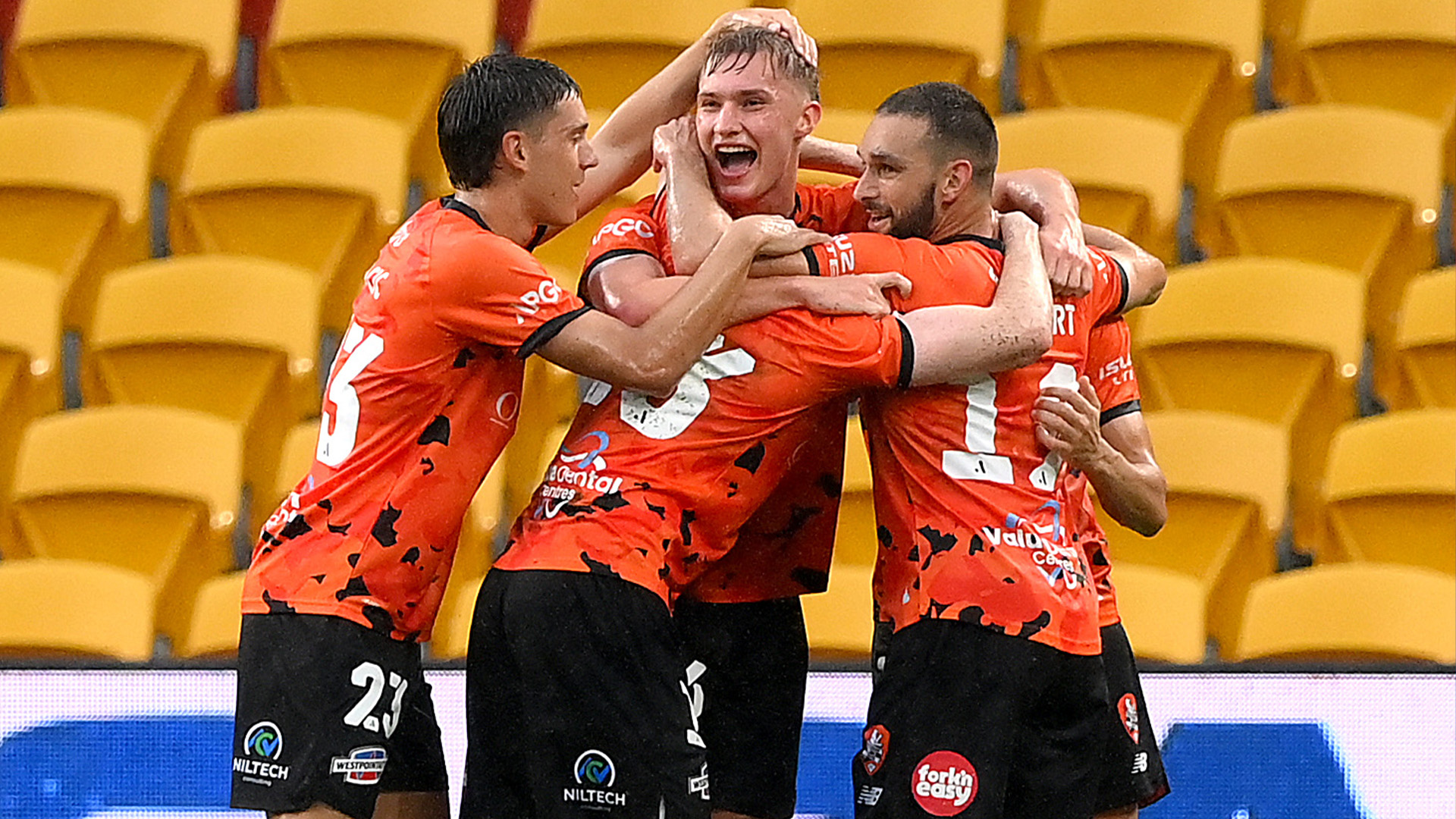 ALM R16 Match Wrap: Brisbane Roar 5-1 Melbourne City - Brisbane Roar