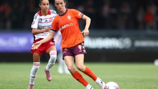 Roar fall to late winner against Wanderers 