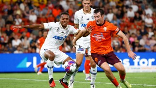 Roar fall to Auckland at home in front of strong support