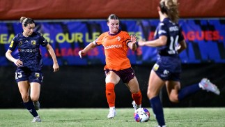 Roar rise to second after thrilling draw with Mariners 