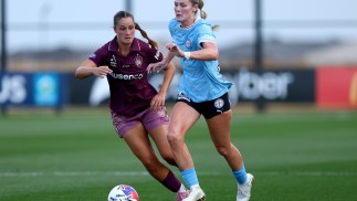 Roar fall to City on the road