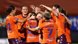 Roar storm into the semi-finals in front of a packed Spencer Park crowd