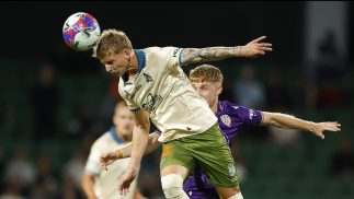 Roar fall in the West to close out the season