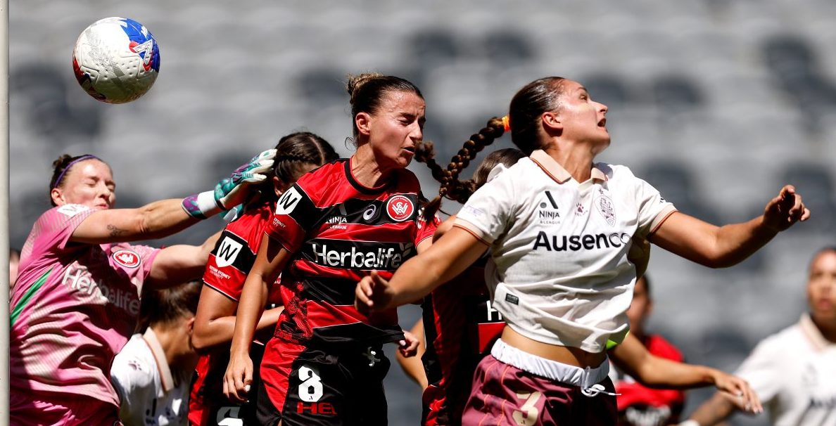 Roar fall to Wanderers at CommBank Stadium - Brisbane Roar